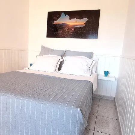 Garden Beach Studio Apartment *